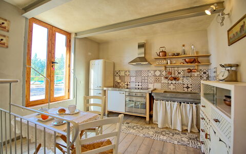 Casa Fioraie: Eigentum, Zimmer, Gebäude, Möbel, Interior Design, Haus, Decke, Küche, Fussboden, Grundeigentum