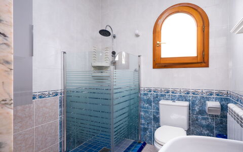 Mirador: Badezimmer, Eigentum, Zimmer, Fliese, Fussboden, Grundeigentum, Interior Design, Gebäude, Die Architektur, Haus