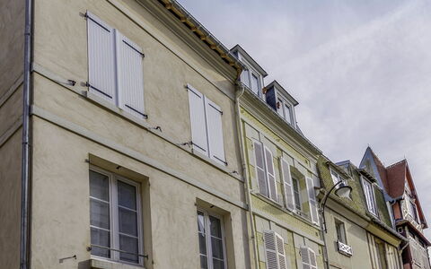 Carnot: Die Architektur, Gebäude, Eigentum, Fassade, Haus, Wand, Nachbarschaft, \Stadt, Himmel, Fenster