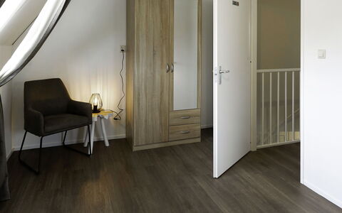 Citta Romana: Gebäude, Tür, Holz, Interior Design, Halle, Komfort, Fussboden, Lampe, Flooring