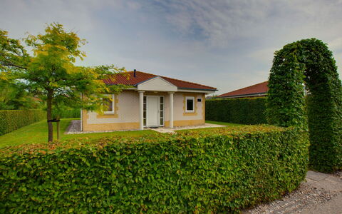 Citta Romana: Haus, Eigentum, Himmel, Grün, Zuhause, Baum, Wohngebiet, Strauch, Grundeigentum, Die Architektur