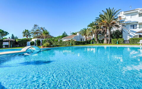 Green Garden & House Pals Beach: Blau, Schwimmbad, Freizeit, Resort, Urlaub, Tropen, Landscaping, Ferienort, Eco Hotel