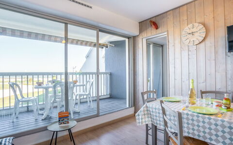 Résidence du Golfe: Eigentum, Zimmer, Interior Design, Gebäude, Gelb, Möbel, Haus, Grundeigentum, Die Architektur, Decke