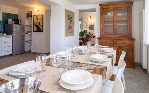 Di Sara: Zimmer, Eigentum, Esszimmer, Möbel, Gebäude, Interior Design, Tabelle, Grundeigentum, Haus, Fussboden