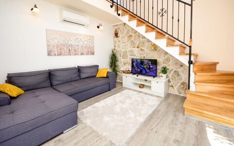 Lara: Couch, Interior Design, Holz, Wohnzimmer, Treppe, Fussboden, Komfort, Flooring, Hartholz, Studio Couch