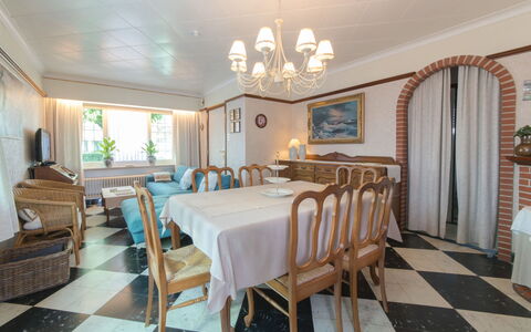Villa Martinella: Eigentum, Zimmer, Möbel, Decke, Gebäude, Interior Design, Esszimmer, Grundeigentum, Haus, Fussboden