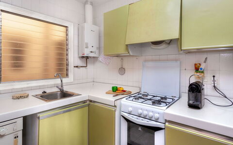 Can Panxo: Spüle, Eigentum, Cabinetry, Sinken, Countertop, Herd, Küchengerät, Cooktop, Gasherd, Küche