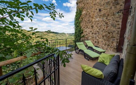 La Suite del Benessere: Wolke, Himmel, Pflanze, Holz, Gartenmöbel, Zaun, Schatten, Hütte, Gras, Freizeit