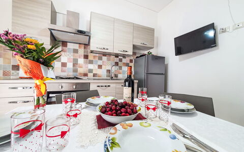 Sinago: Möbel, Interior Design, Wohnung, Zuhause, Zimmer, Stuhl, Küche, Küchengerät, Major Appliance, Countertop