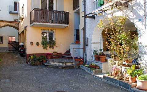 Ca' Dal Pio: Eigentum, Gebäude, Hof, Nachbarschaft, Cobblestone, Grundeigentum, Haus, Terrasse, Hinterhof, Zuhause