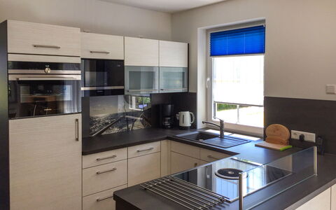 Kleine Möwe: Countertop, Eigentum, Cabinetry, Zimmer, Küche, Möbel, Interior Design, Gebäude, Major Appliance, Herd
