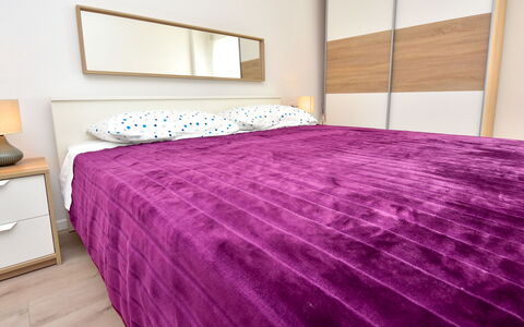 Ivan: Schlafzimmer, Bettdecke, Bett, Bedding, Lila, Violett, Möbel, Zimmer, Eigentum, Bettrahmen