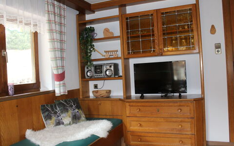 Umbichl: Möbel, Zimmer, Eigentum, Cabinetry, Interior Design, Gebäude, Haus, Wohnzimmer, Zuhause, Hartholz
