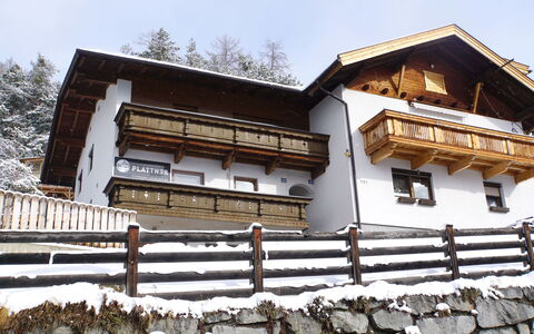 Plattner: Himmel, Gebäude, Holz, Schnee, Fenster, Haus, Treppe, Hütte, Zaun, Baum