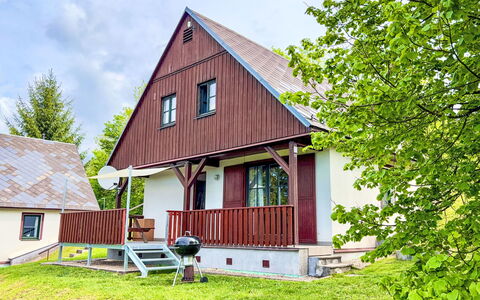 Holiday Hill 32: Haus, Hütte, Zuhause, Ländliches Gebiet, Rasen, Bauernhaus, Garten, Garten, Landscaping, Estate