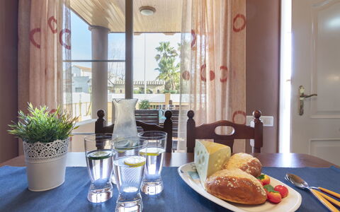 Lorena: Zimmer, Eigentum, Interior Design, Brunch, Tabelle, Esszimmer, Möbel, Frühstück, Zuhause, Vorhang