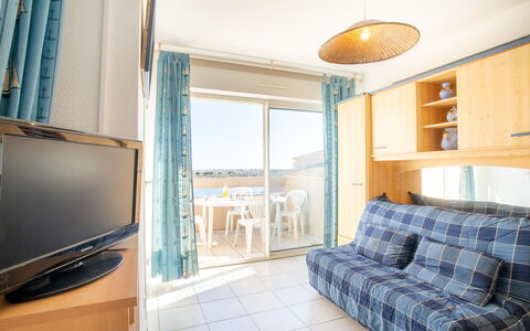 Terrasse du Soleil: Zimmer, Eigentum, Möbel, Gebäude, Interior Design, Grundeigentum, Haus, Gelb, Fussboden, Schlafzimmer