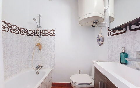 Saint Patrick: Badezimmer, Armatur, Flooring, Interior Design, Fussboden, Toilette, Zapfhahn, Bad Sink, Sinken, Installation