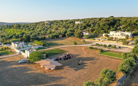 Corte dei Messapi | Sleeps 24: Himmel, Pflanze, Baum, Grundstueck, Urban Design, Freizeit, Wohngebiet, Landschaft, Gras, Einfach