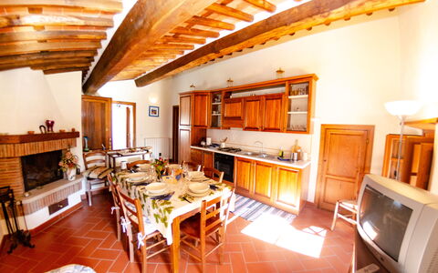 Orto Degli Olivi Proprietà: Eigentum, Zimmer, Gebäude, Interior Design, Haus, Möbel, Strahl, Grundeigentum, Wohnzimmer, Dachgeschoss
