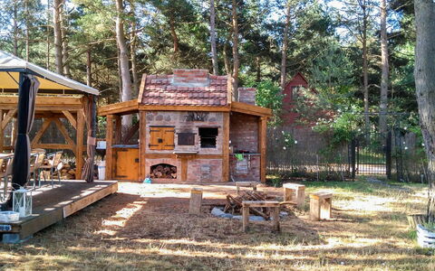 Willa Vinci: Pflanze, Natur, Baum, Schatten, Holz, Grundstueck, Biome, Natürliche Landschaft, Freizeit, Hütte