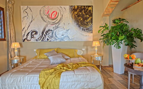 Villa Massimiliano: Schlafzimmer, Bett, Zimmer, Möbel, Eigentum, Wand, Interior Design, Bettrahmen, Bettdecke, Bedding