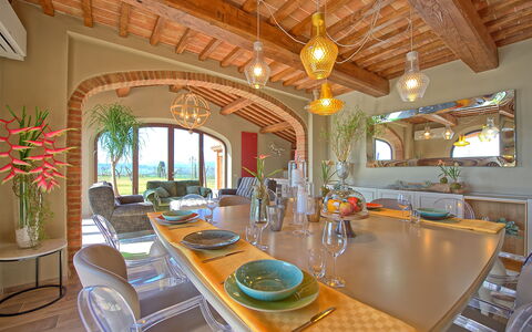 Villa Massimiliano: Eigentum, Zimmer, Gebäude, Interior Design, Esszimmer, Grundeigentum, Decke, Möbel, Estate, Tabelle