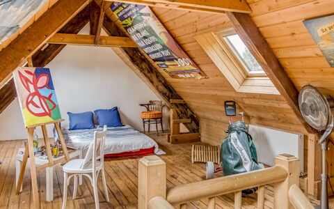 Le Patio: Möbel, Holz, Interior Design, Stuhl, Holzbeize, Strahl, Fussboden, Hartholz, Grundeigentum, Baum