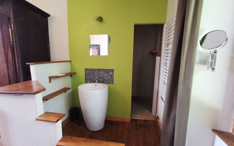Le Patio: Armatur, Holz, Badezimmer, Toilette, Flooring, Fussboden, Tür, Toilleten Sitz, Hartholz