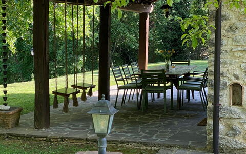 Beautiful Stone Country Villa: Möbel, Holz, Gartenmöbel, Garten, Schatten, Tabelle, Flagstone, Tisch Im Freien, Stuhl, Outdoor Struktur