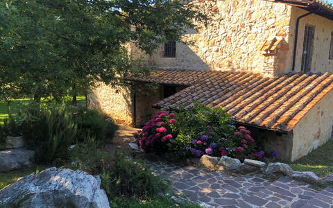 Beautiful Stone Country Villa: Eigentum, Haus, Wand, Hütte, Steinwand, Gebäude, Cobblestone, Ländliches Gebiet, Landschaft, Zuhause