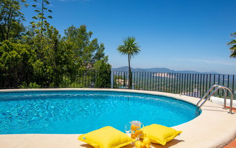Villa Hermosa Vista: Schwimmbad, Eigentum, Natürliche Landschaft, Freizeit, Grundeigentum, Urlaub, Resort, Wasser, Baum, Sommer