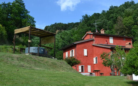 Agriturismo Il Giaggiolo without Pool: Haus, Eigentum, Zuhause, Natürliche Landschaft, Grundstueck, Gebäude, Grundeigentum, Ländliches Gebiet, Hütte, Gras