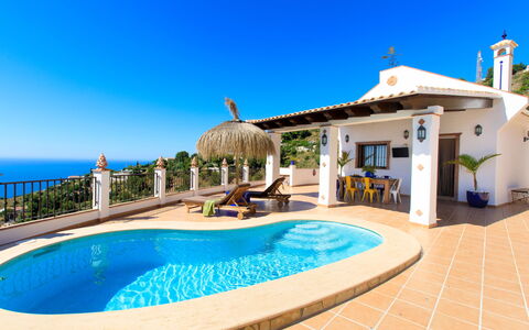 Ariadna: Eigentum, Schwimmbad, Gebäude, Haus, Grundeigentum, Villa, Resort, Estate, Azurblau, Urlaub