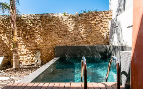 Sa Muralla: Wasser, Himmel, Eigentum, Blau, Azurblau, Holz, Schwimmbad, Gewässer, Die Architektur, Freizeit