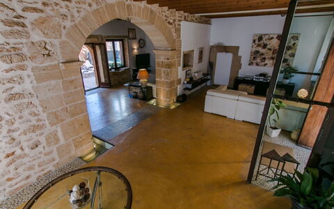 Sa Muralla: Eigentum, Zimmer, Fussboden, Gebäude, Flooring, Hartholz, Grundeigentum, Haus, Interior Design, Estate
