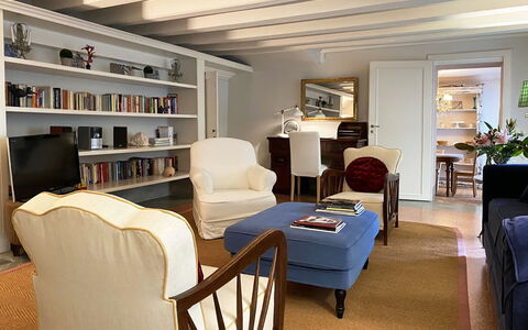Il Mezzanino: Zimmer, Möbel, Wohnzimmer, Regal, Interior Design, Regale, Gebäude, Eigentum, Bücherregal, Decke
