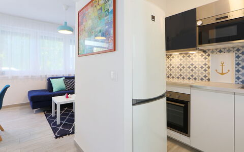 Pixie: Eigentum, Zimmer, Interior Design, Gebäude, Haus, Möbel, Grundeigentum, Kühlschrank, Fussboden, Major Appliance