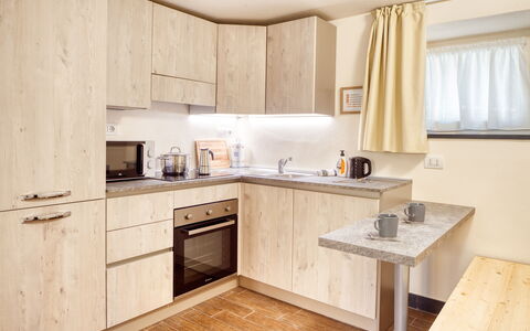 Portovecchio Apartments - Levanto: Holz, Interior Design, Möbel, Cabinetry, Küche, Zuhause, Countertop, Küchengerät, Major Appliance, Zimmer
