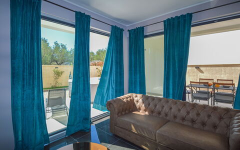 Prova 1: Zimmer, Vorhang, Eigentum, Blau, Interior Design, Fensterbehandlung, Möbel, Wohnzimmer, Fensterabdeckung, Türkis