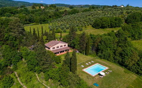 Podere a Lafi: Himmel, Eigentum, Ökoregion, Gebäude, Pflanze, Natur, Natürliche Landschaft, Baum, Grundstueck, Gras