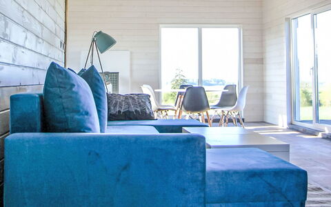 Dom Przy Cisowym Jarze: Möbel, Flooring, Interior Design, Couch, Fussboden, Holz, Wohnzimmer, Holzboden, Zimmer