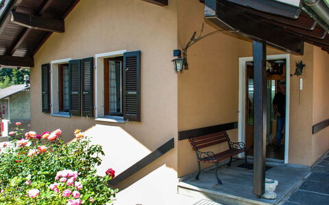 La Casina: Eigentum, Gebäude, Haus, Grundeigentum, Zuhause, Veranda, Fassade, Terrasse, Hof, Villa