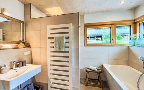 Hofstetten 650: Flooring, Interior Design, Holz, Fussboden, Decke, Armatur, Badezimmer, Zimmer, Zuhause, Zapfhahn