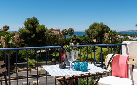 Sol de Estepona: Eigentum, Grundeigentum, Himmel, Zuhause, Haus, Gebäude, Urlaub, Baum, Zimmer, Restaurant