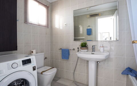 Sol de Estepona: Badezimmer, Eigentum, Zimmer, Fliese, Wäschekammer, Gebäude, Fussboden, Interior Design, Haus, Grundeigentum