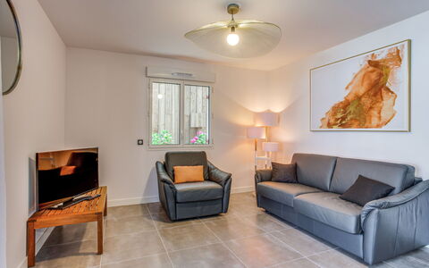 Hossegor 770: Zimmer, Wohnzimmer, Eigentum, Möbel, Interior Design, Fussboden, Decke, Gebäude, Tabelle, Grundeigentum