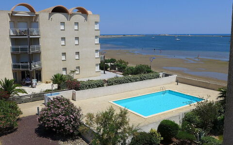 Laguna Beach: Eigentum, Gebäude, Wohnung, Schwimmbad, Grundeigentum, Azurblau, Haus, Urlaub, Resort, Eigentumswohnung