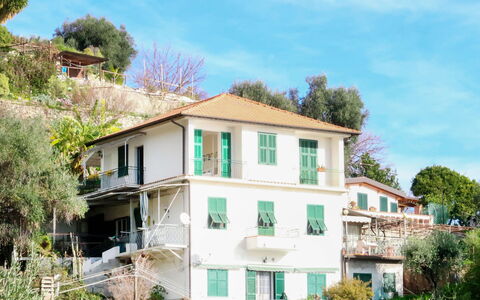 Margherita: Eigentum, Haus, Gebäude, Wohngebiet, Zuhause, Grundeigentum, Die Architektur, Nachbarschaft, Villa, Wohnung