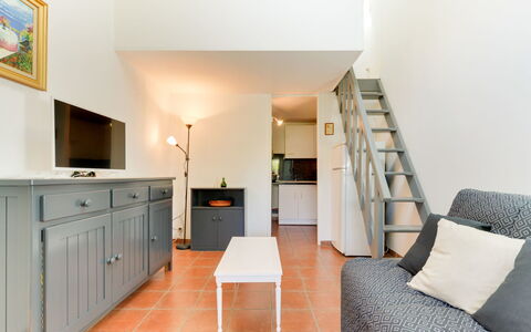 Gruissan 850: Zimmer, Eigentum, Möbel, Gebäude, Interior Design, Fussboden, Haus, Grundeigentum, Decke, Tabelle